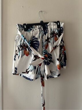SHEIN White Tropical Tie-Waist High Waist Shorts